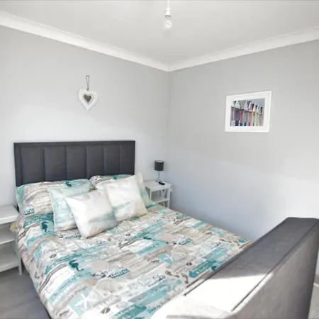 1 Bedroom Holiday Let In The Heart Of West Wales Carmarthen Exterior photo