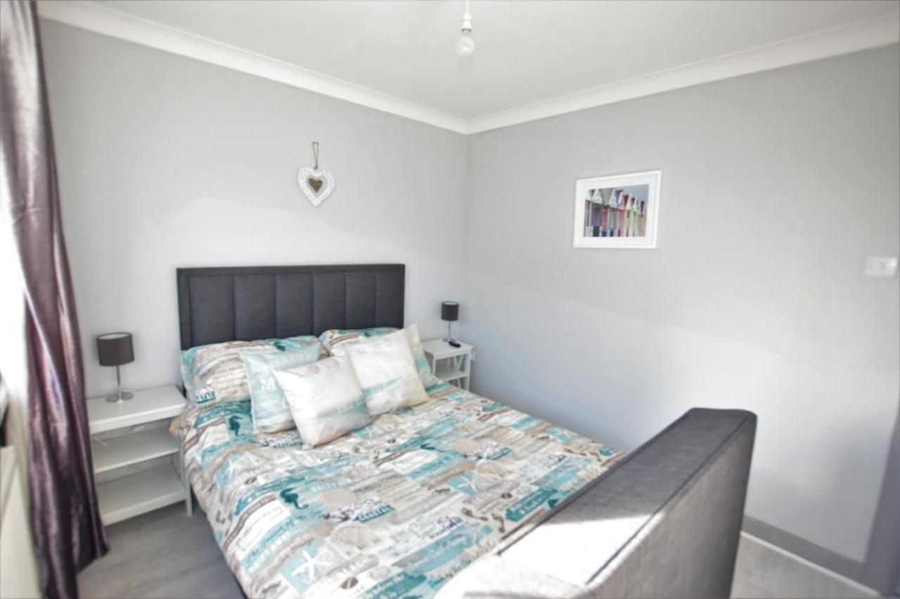 1 Bedroom Let In The Heart Of West Wales
